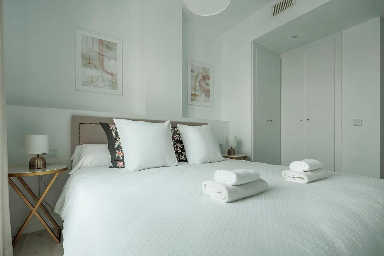 Tejares Sevilla Luxury Penthouse En Triana - Gran Terraza, Piscina & Parking Privados 0*, Seville Spain